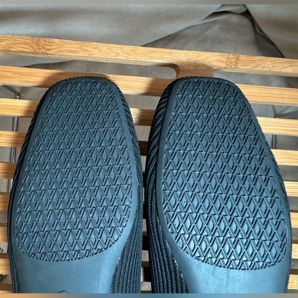 Square-Toe V-Cut Flats (Margot 2.0) - Picture 11 of 15